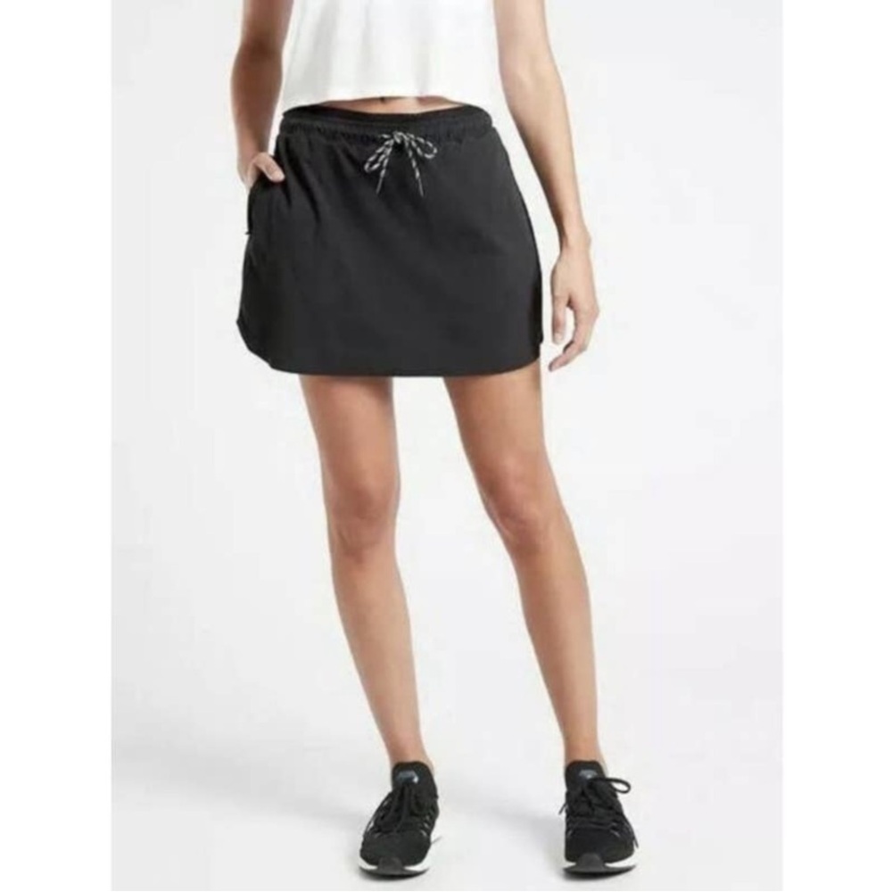 Athleta Trekkie crest skirt sz14 navy like new